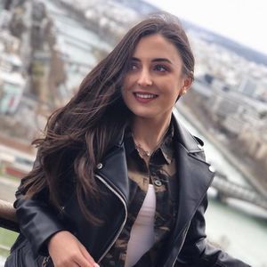 Meet your Posher, Nicoleta